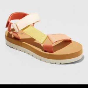 Universal Thread Women's Holden Platform Sport Sandals